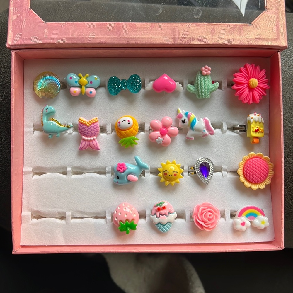 🐑 20 pink sheep never worn girls adjustable rings